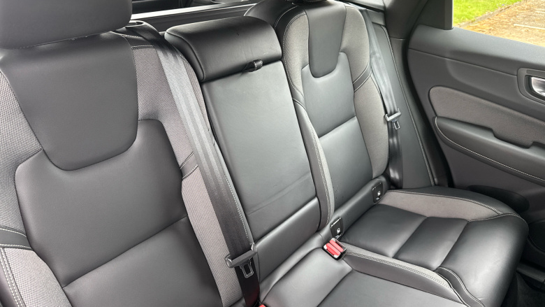 Volvo Xc60 2.0 B4P Plus Dark 5dr Geartronic Petrol Estate